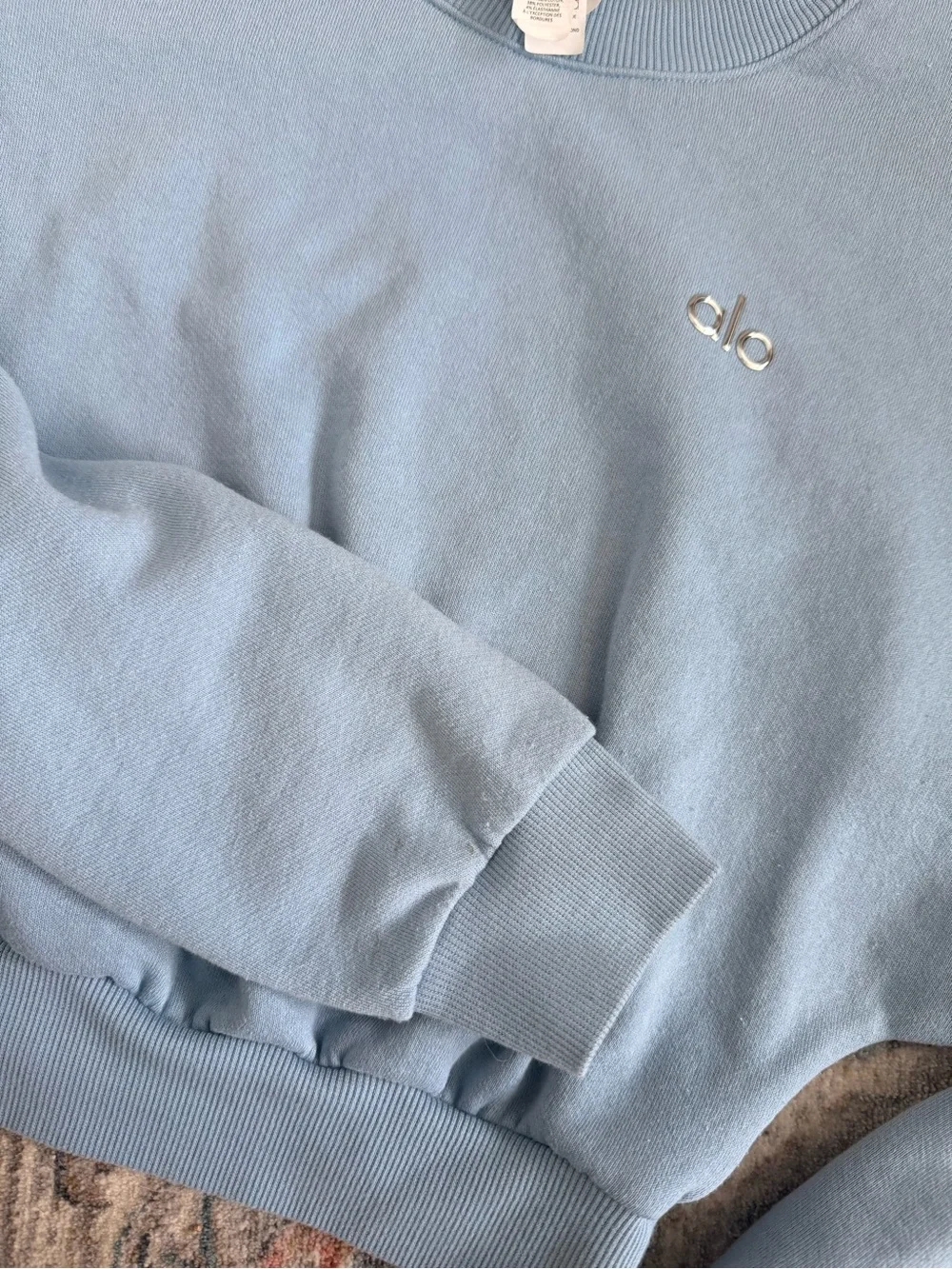 ALO Yoga Women's Sky Blue Cropped Crewneck Sweatshirt